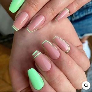 Bettycora Summer Green Simple Line French Chic Acrylic Press On Nails